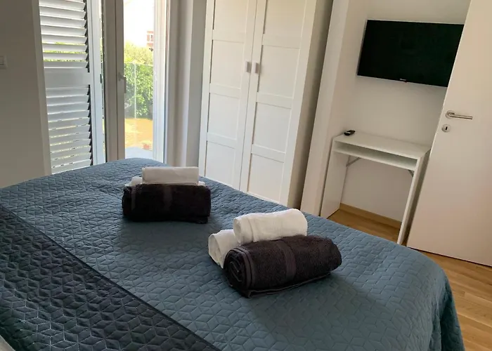 Deluxe Suites Anna