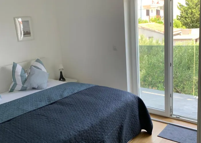 Deluxe Suites Anna